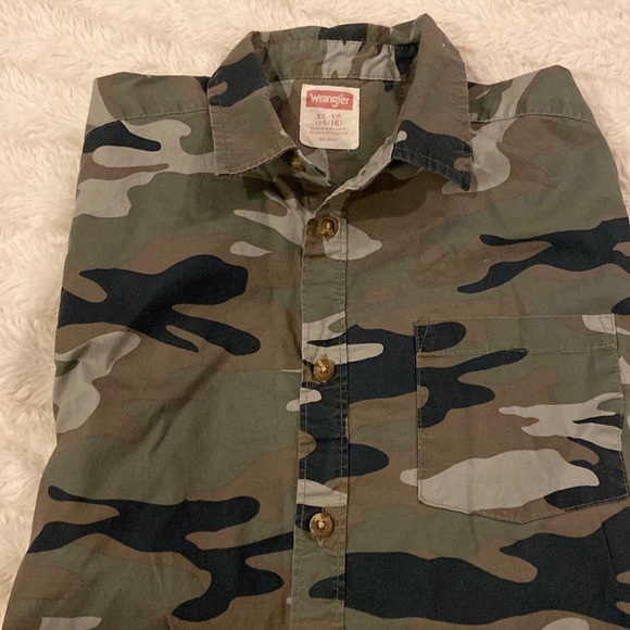 Wrangler button down - Picture 6 of 8